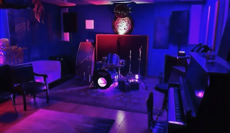 Bully's Studios