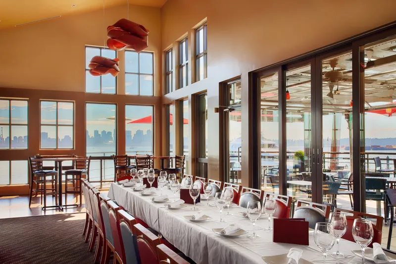 Pier 7 Restaurant + Bar