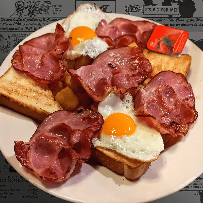 Yukon-style bacon & eggs