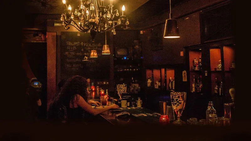 The Narrow Lounge