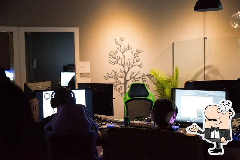 17 Gaming Internet Cafe