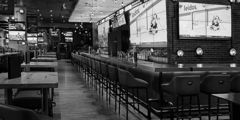 Shark Club Sports Bar & Grill - Stadium