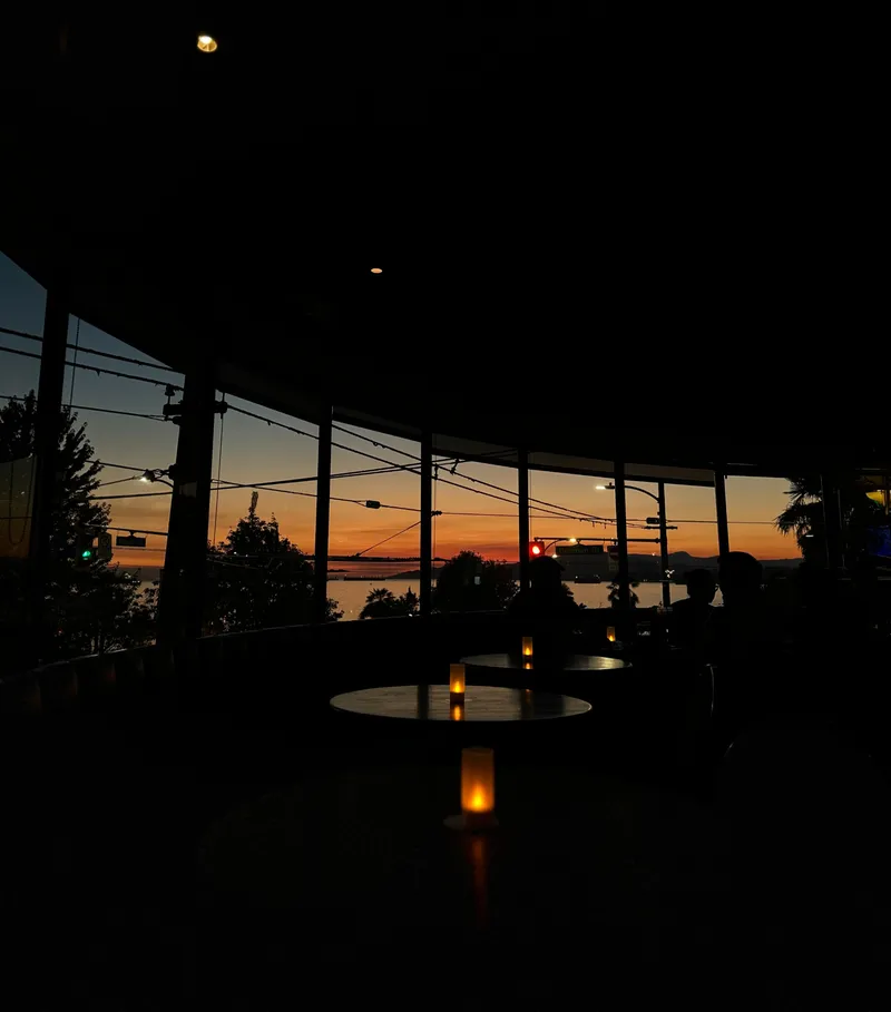 Bayside Lounge